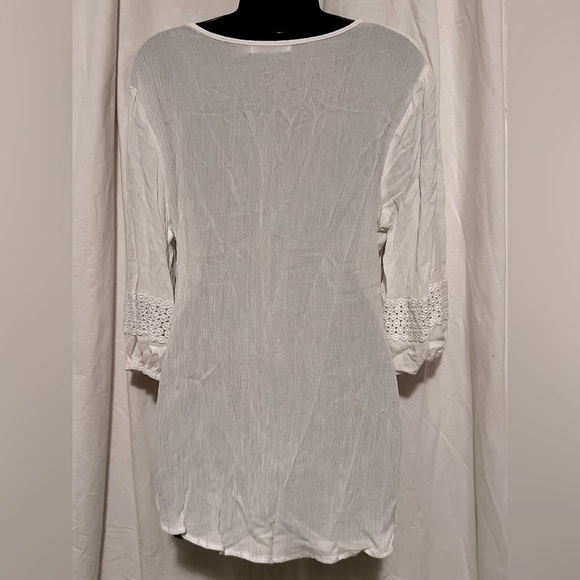 Cure Women's White Blouse Sz XL Sheer & Sexy V-Neck Hi/Low & 3/4 Puffed Sleeve - Picture 2 of 5
